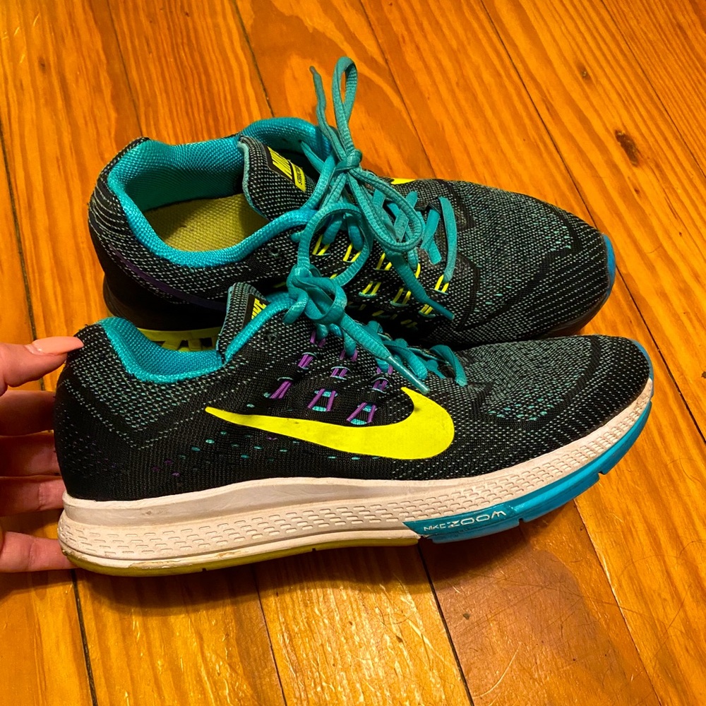 Nike tennis shoes